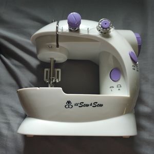 Mini sewing machine